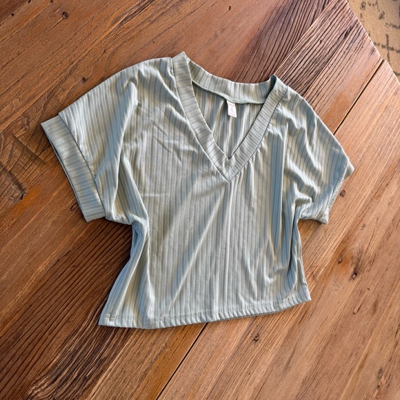 ROMWE Gray Ribbed Crop Top Relaxed Fit - Picture 5 of 7